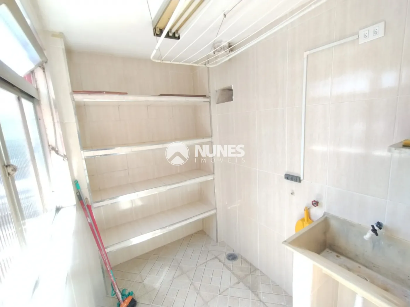 Alugar Apartamento / Padrão em Carapicuíba R$ 1.370,00 - Foto 24