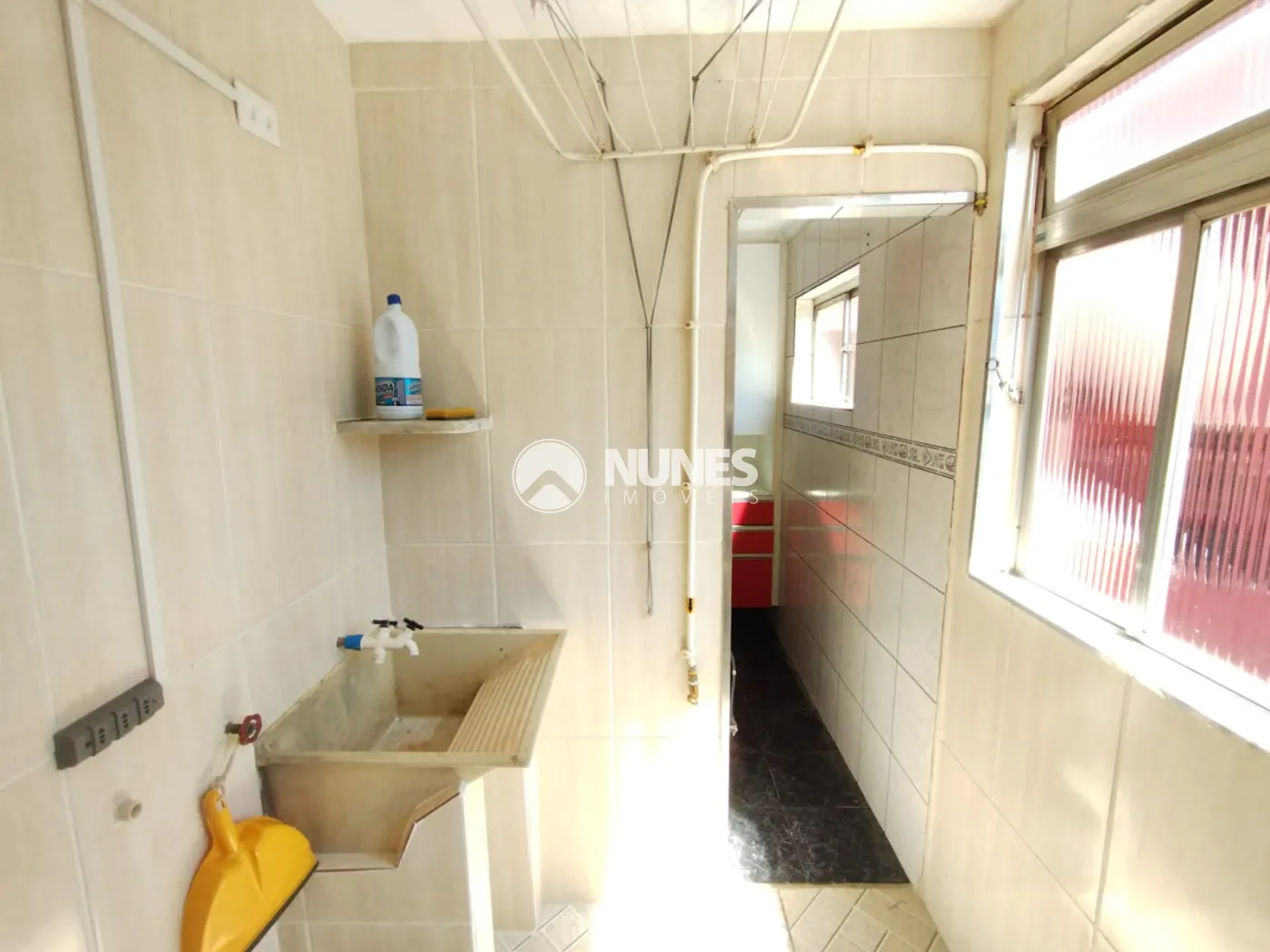 Alugar Apartamento / Padrão em Carapicuíba R$ 1.370,00 - Foto 22