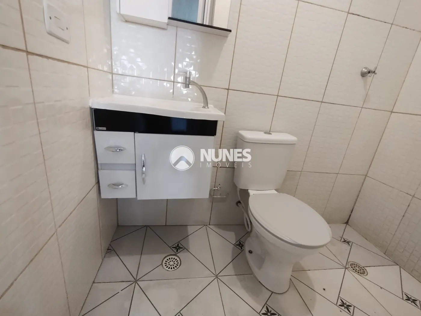 Alugar Casa / Sobrado em Condominio em Carapicuíba R$ 1.350,00 - Foto 34