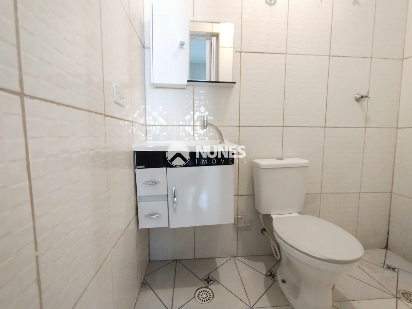 Alugar Casa / Sobrado em Condominio em Carapicuíba R$ 1.350,00 - Foto 35