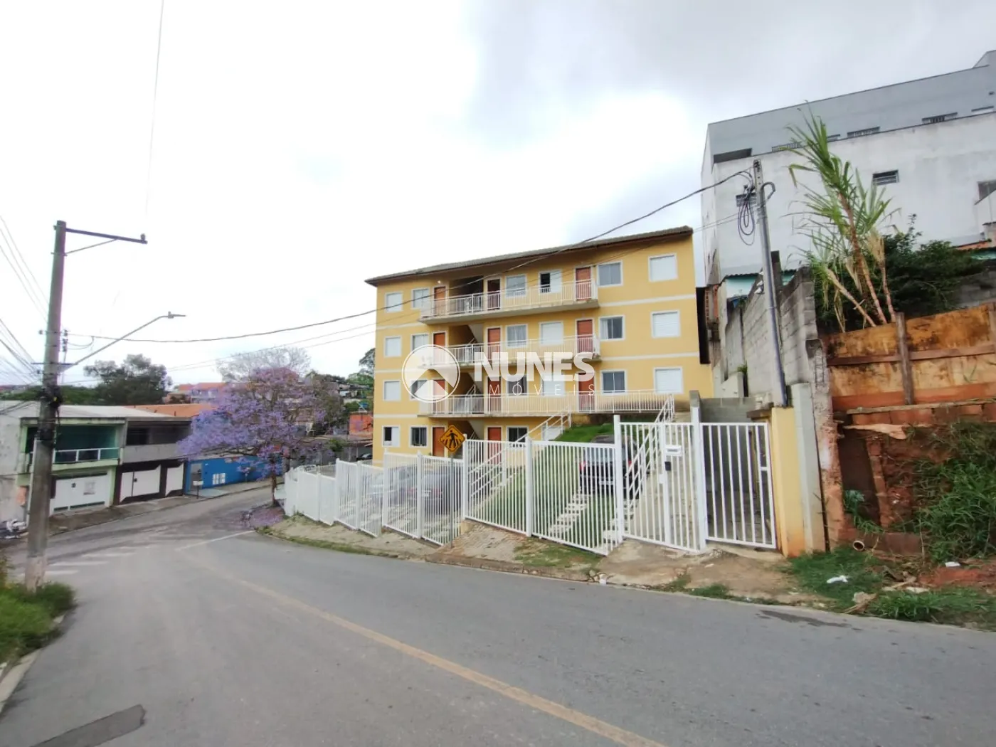 Alugar Apartamento / Padrão em Cotia R$ 1.300,00 - Foto 2