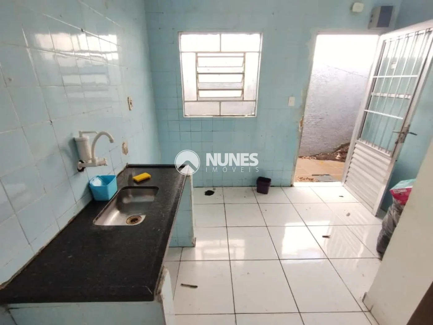 Alugar Apartamento / Kitnet em Carapicuíba R$ 600,00 - Foto 2