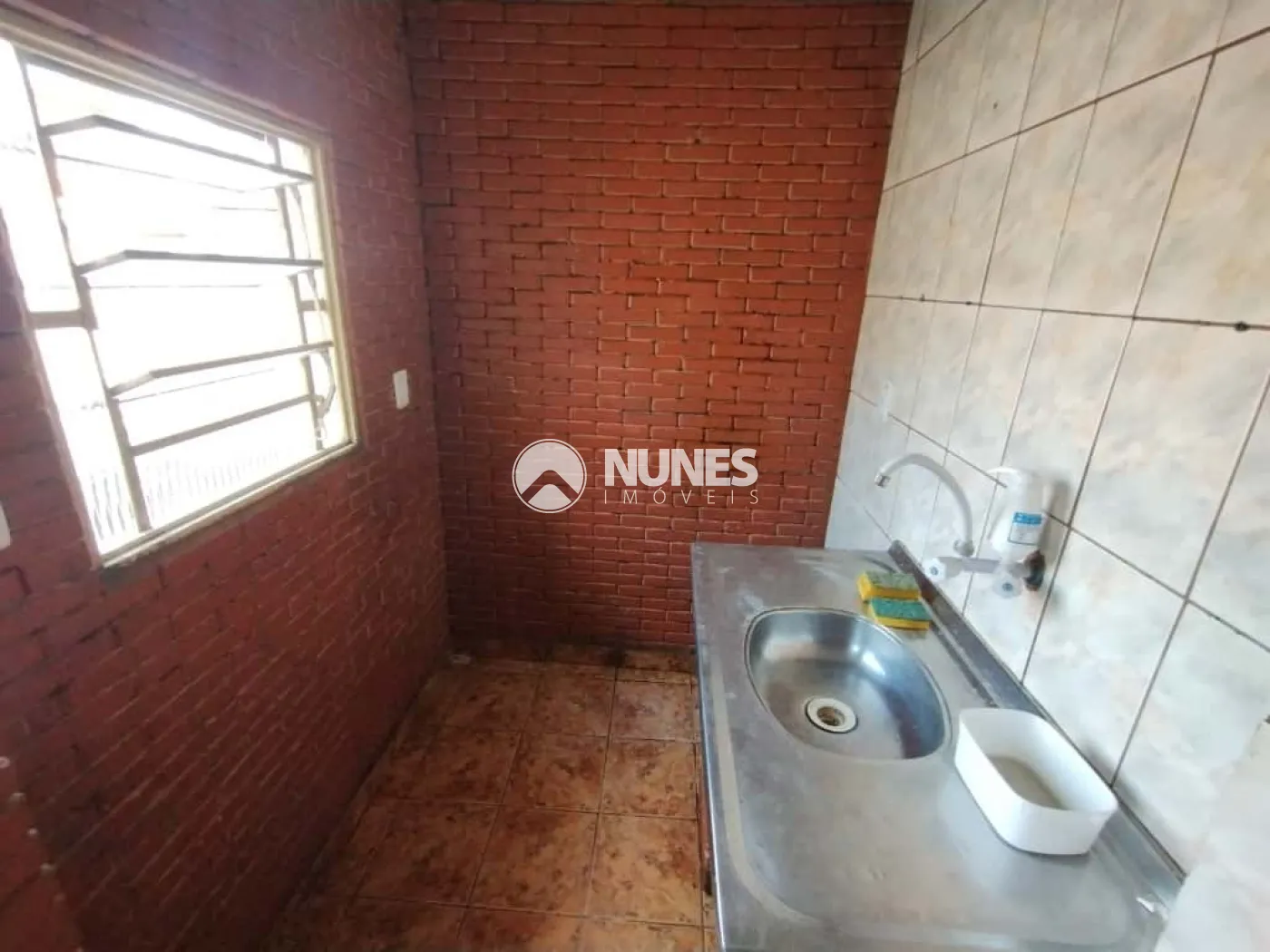 Alugar Apartamento / Kitnet em Carapicuíba R$ 800,00 - Foto 5