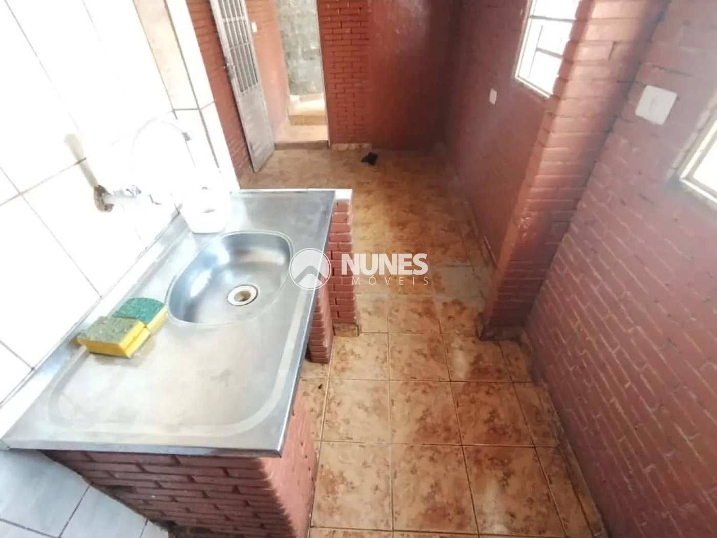 Alugar Apartamento / Kitnet em Carapicuíba R$ 800,00 - Foto 6