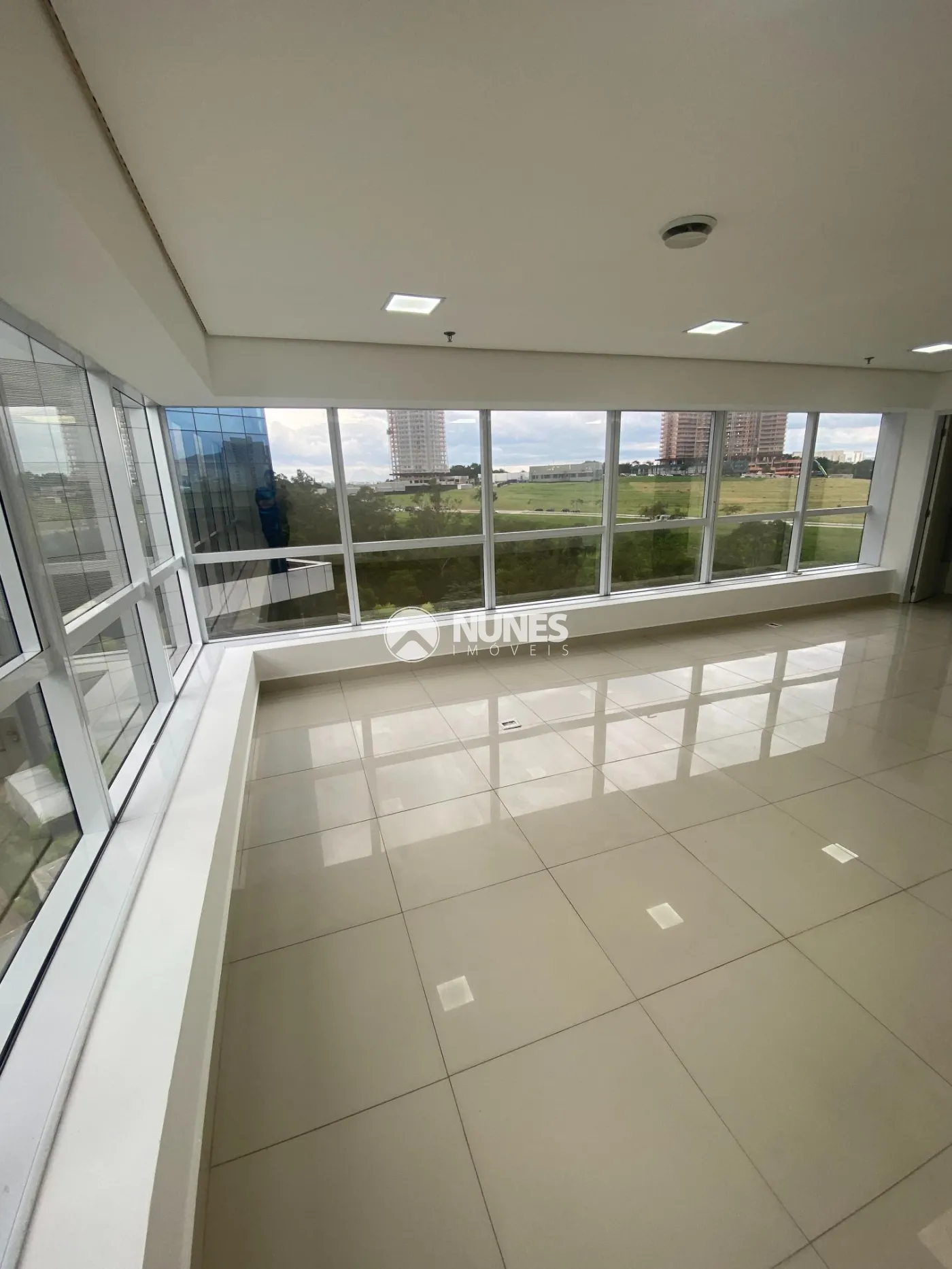 Alugar Comercial / Sala Comercial em Barueri R$ 3.800,00 - Foto 2