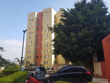 Alugar Apartamento / Padrão em Osasco. apenas R$ 700,00