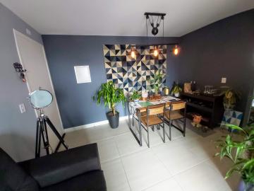 Apartamento em Presidente Altino com varanda