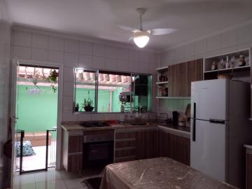 Ótimo sobrado em Condomínio - Vila Yolanda