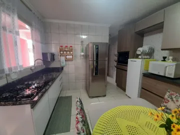Ótima casa com 2 dorms e 3 vagas - Novo Osasco
