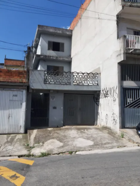 Alugar Casa / Assobradada em Carapicuíba. apenas R$ 2.200,00
