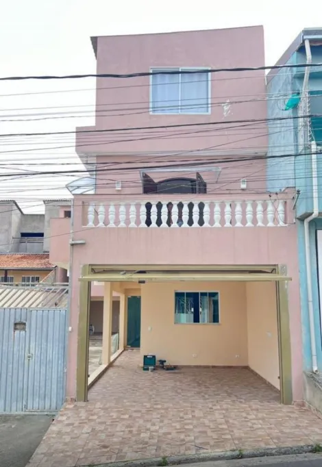 Casa de 04 dormitórios em Barueri