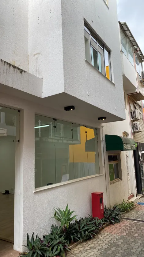 imagem 1 - Sala para locação no Centro Comercial em Alphaville - recém reformada imagem 1 - Sala para locação no Centro Comercial em Alphaville - recém reformada