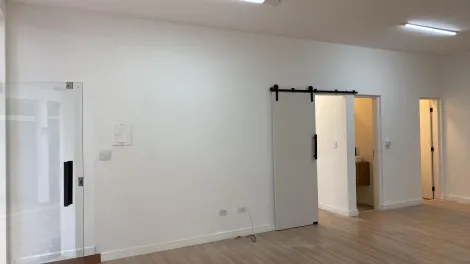 imagem 2 - Sala para locação no Centro Comercial em Alphaville - recém reformada imagem 2 - Sala para locação no Centro Comercial em Alphaville - recém reformada
